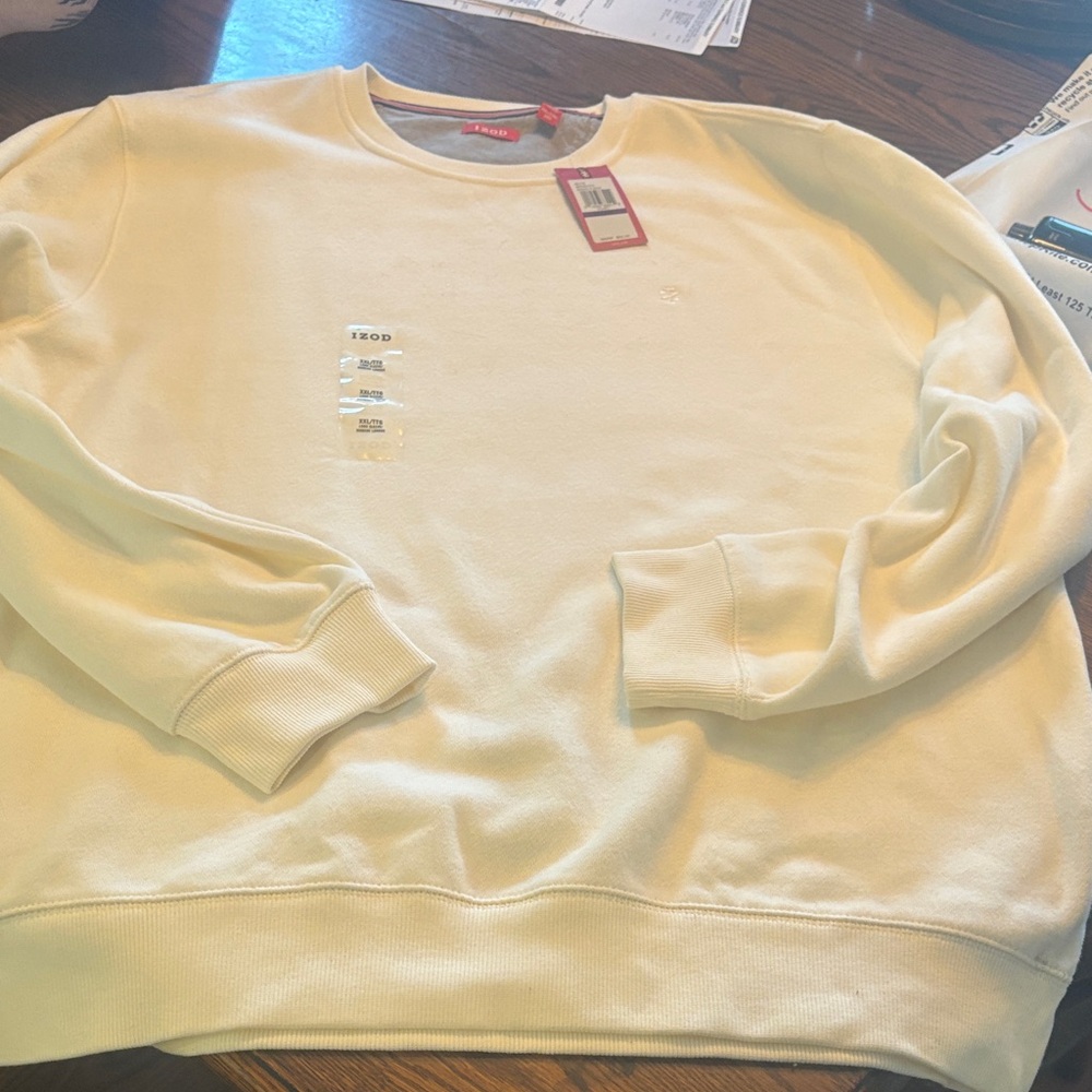 Izod Men's Off-White Crewneck Sweater